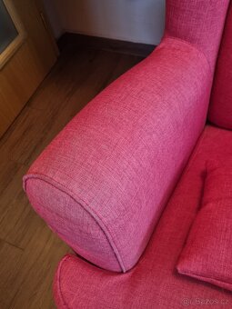 Červené křeslo ušák IKEA - 3