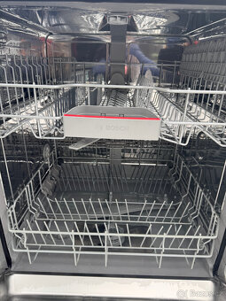 Vestavná myčka Bosch nerezová 60cm - 3
