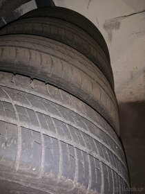 prodám 4 kola vč. disků 195/65 R15 cca 4 mm vzorku - 3