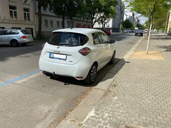 Zoe - 3
