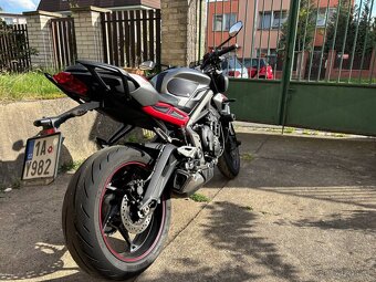 Triumph Street Triple 765 R - 3