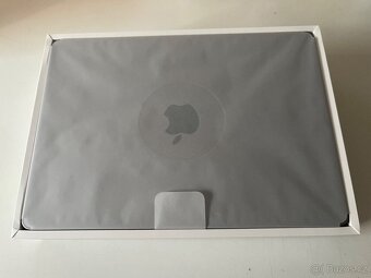 MacBook Air 13.6. - 3