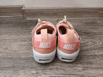 Dětské holčičí Nike tenisky, vel. 28 - 3