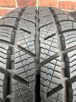 205/55 R17 95V XL zimní pneumatiky Barum (4823) - 3