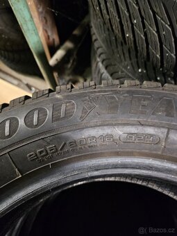 Good Year Ultra Grip  205/60 R16 92H - 3
