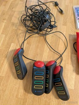 PS3 Buzz Quiz World + Buzzer ovladače - 3