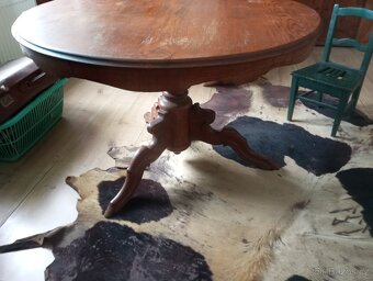 Starožitný kulatý stůl - 3