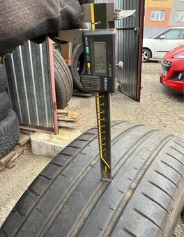 Falken 235/55 r17 - 3