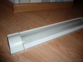 2x zářivka pod kuch.linku apod - cena 150 oba ks - 3