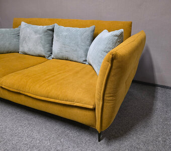 Značkový hořčicový gauč Henders + Hazel - 3