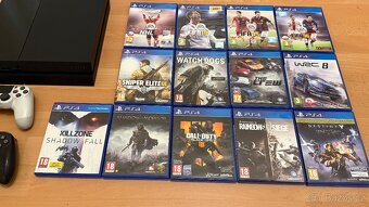 Prodám PlayStation 4 (PS4) + 13 her + 2 ovladače - 3