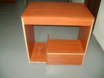 stolek pod počítač - 3