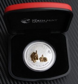 1 oz Rok Králíka 2011 zlacený reliéf stříbrná mince - 3
