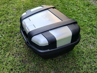 Vrchní kufr Givi Trekker TRK 52N + plotna - 3