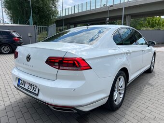 VW Passat 2.0 TSi 140kw 1. majitel ČR - jako nový - 3
