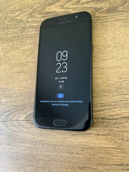 Samsung SM-A520 Black - 3