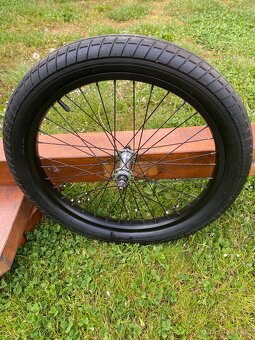 Zapletené kolo BMX - 3