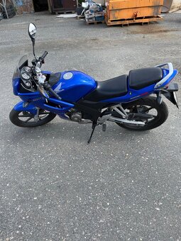 HONDA CBR125R - 3