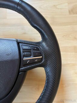 volant F10 - 3