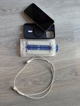 IPhone 13 Pro s krytem a tvrzeným sklem - 3