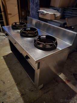 Sporák plynový se 3 hořáky WOK Casta - 3