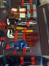 Kufr s elektrikářským nářadím z roku 1975 - 3