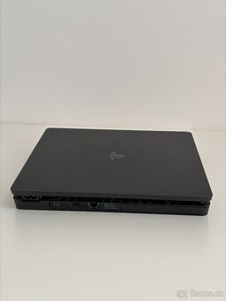 Playstation 4 slim - 3