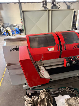 soustruh hrotový CNC INTOS E 160 - 3