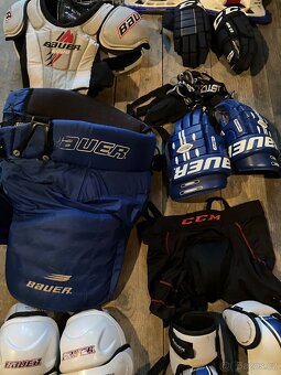 HOKEJOVA VYSTROJ BAUER - 3