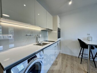 Pronájem byty 1+kk, 30 m2 - Zlín, ev.č. N07970 - 3