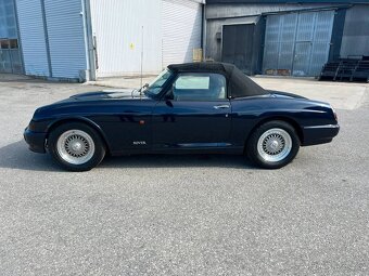 MG RV8 - 3