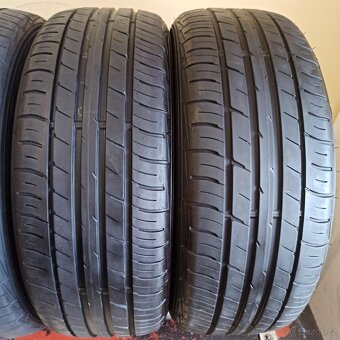 Falken 215/55 R17 94V 2x5mm; 2x4,5mm - 3