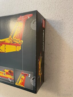 LEGO 42152 Hasičský letoun - 3