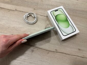 Prodám Apple IPhone 15 Green 128GB - 3