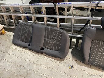 Zadní i přední sedadla Opel Corsa D 2008 5-ti dvéř - 3