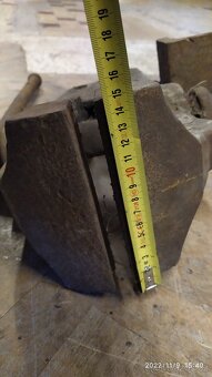 Kovařský svěrák masivni 150mm - 3