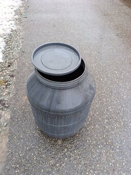 Sud z kvalitního silného plastu s víkem - 3