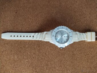 Dámské ručičkové hodinky - 3