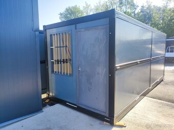 Stavební buňka 6x2,5 m s elektroinstalací, okny a mřížemi – - 3