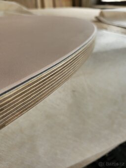 Designovy kulaty stul - 3