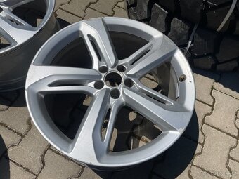 Audi originál 21" 9x21 ET46 21" - 3