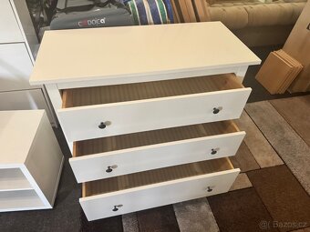 Hezká bílá šuplíková komoda IKEA HEMNES - 3