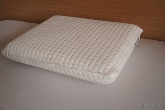 Ergonomický polštář z paměťové pěny - 3