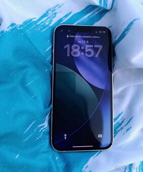 Prodám iPhone 13 256gb bíly - 3