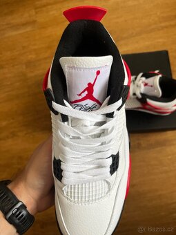 Nike Air Jordan 4 - 3