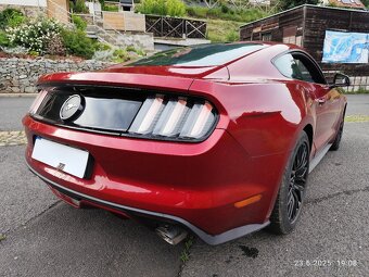 Ford Mustang, v krásném stavu, nové v ČR. Najeto 60 tis km - 3