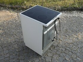 ELEKTRICKÝ SKLOKERAMICKÝ VOLNĚ STOJÍCÍ SPORÁK ELECTROLUX,LCD - 3