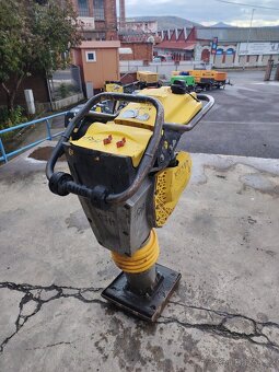 Vibrační pěch Bomag BT 65 - 3