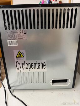 Prodám malou prosklenou ledničku Guzzanti - 3