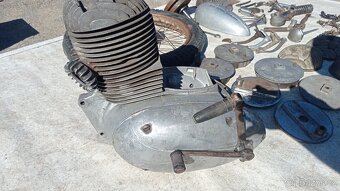 Motor Jawa 250 pérák - 3